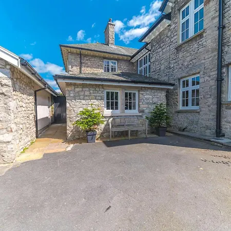 Southfield Is A Spacious Period Five Bed, Four Bath With Parking Ferienhaus Kendal