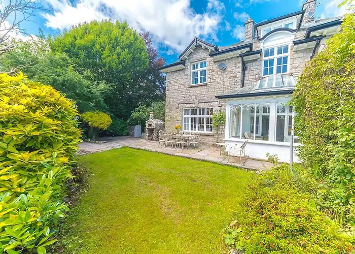 Southfield Is A Spacious Period Five Bed, Four Bath With Parking Kendal