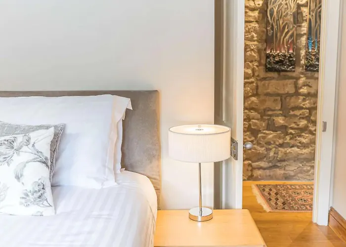 Southfield Is A Spacious Period Five Bed, Four Bath With Parking Ferienhaus