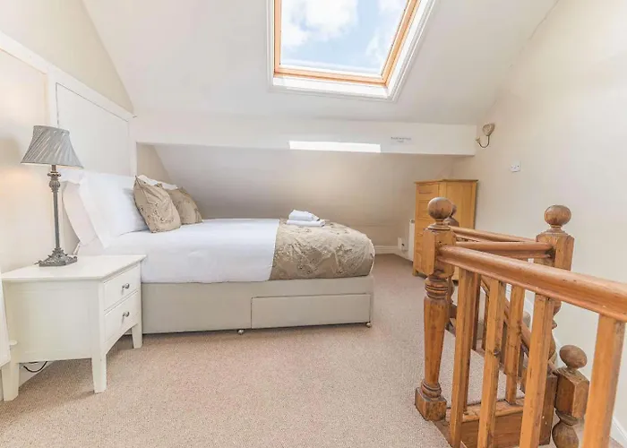 Ferienhaus Southfield Is A Spacious Period Five Bed, Four Bath With Parking Kendal