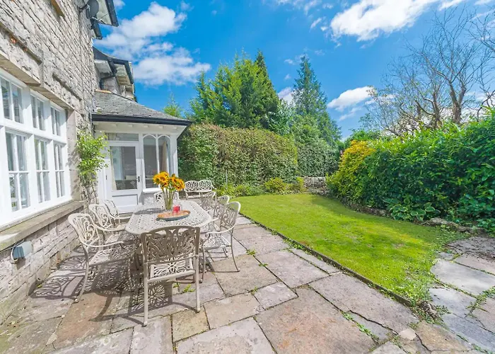 Southfield Is A Spacious Period Five Bed, Four Bath With Parking * Kendal